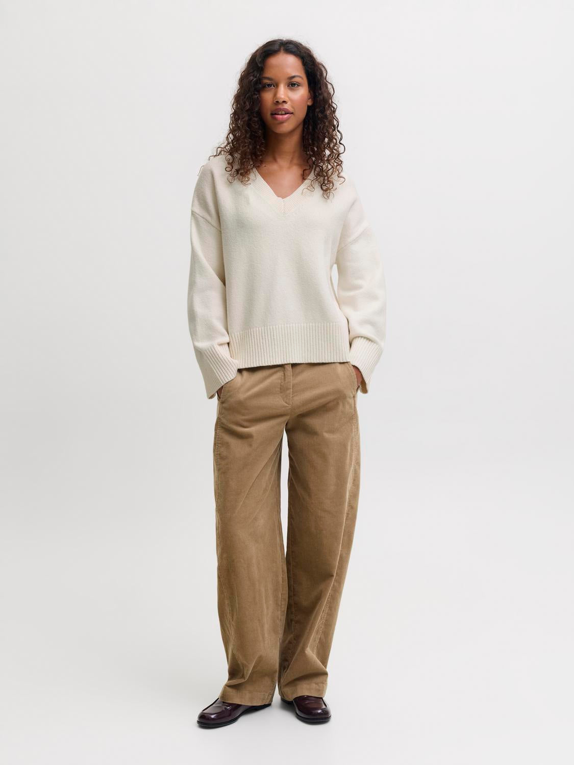 model_shot-front_full